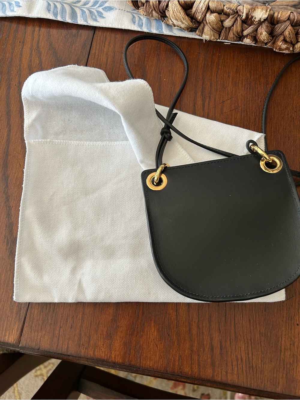Chloé Black Leather Crossbody Bag with Gold Ring - Picture 2 of 4